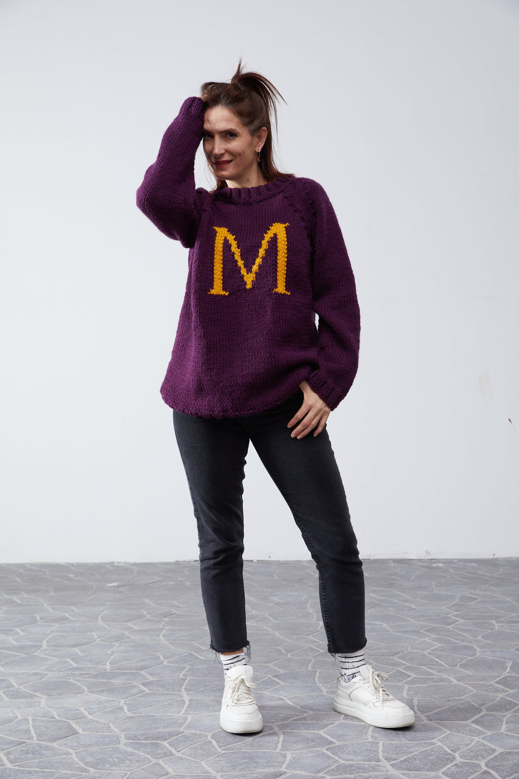Purple Monogram Weasley jumper with yellow M letter — hand-knit wool