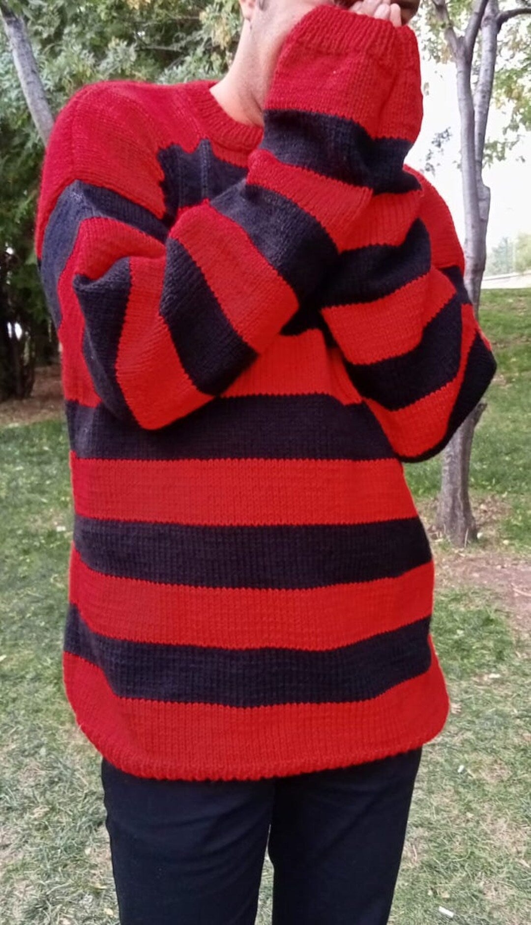Nirvana striped sweater crew neck close-up